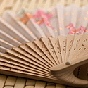 扇子とは？歴史の始まりはうちわから