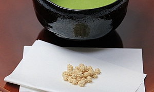 懐紙とは？使い方と種類をご紹介【茶道】