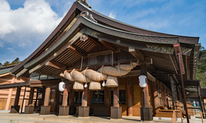 『出雲大社』とは?縁結びの聖地の歴史や神話、周辺の観光情報をご紹介