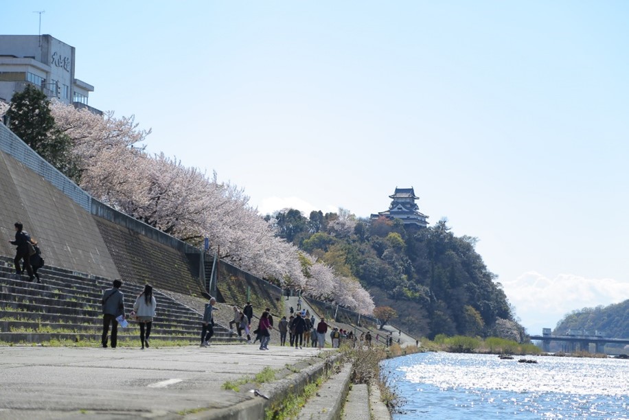 https://inuyama-castle.jp/castle/photos-and-video